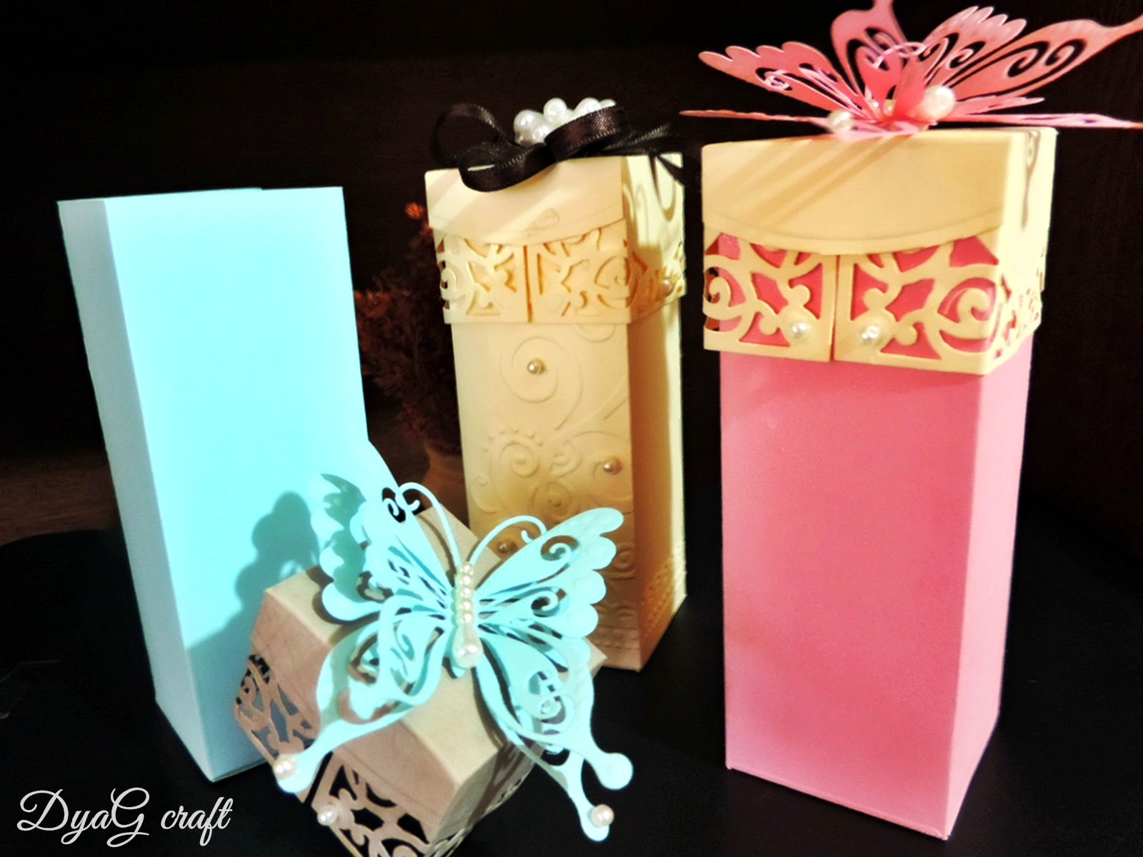 cutie marturie -cutii nunta-fluturi handmade